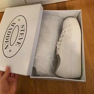 Steve Madden white platform tennis shoes size 10